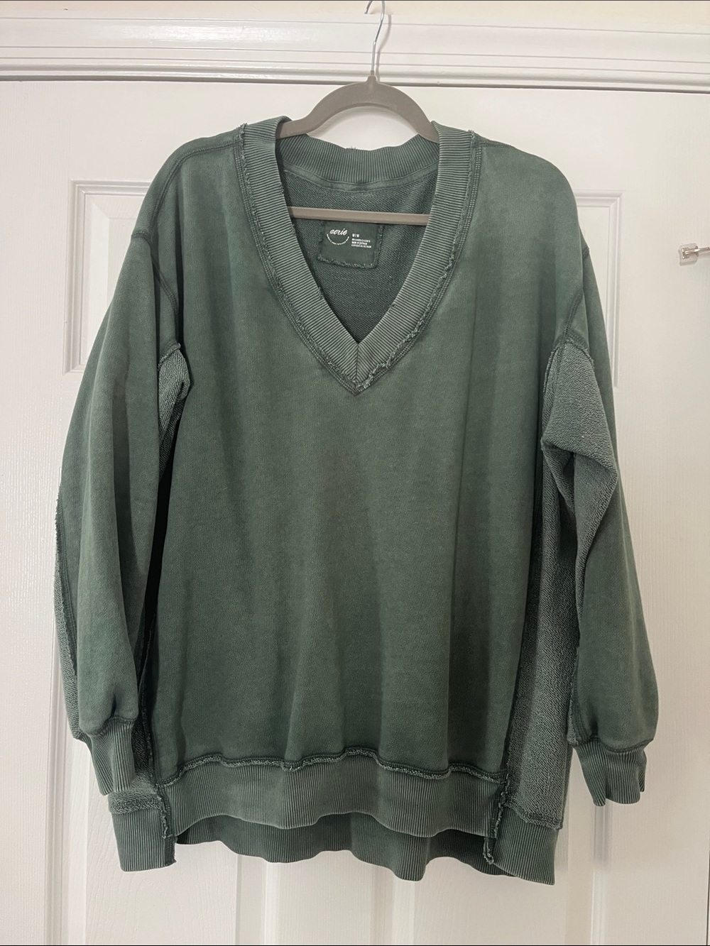aerie Distressed V-Neck Pullover Sweatshirt in Green